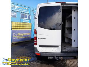 Gebruikte Deur achter Bus-Bestelauto Mercedes Sprinter 3t (906.61) 210 CDI 16V Prijs € 349,99 Margeregeling aangeboden door Autodemontagebedrijf De Ooyevaar