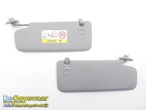 Gebruikte Zonneklep set Opel Ampera-e Ampera-e Prijs € 39,99 Margeregeling aangeboden door Autodemontagebedrijf De Ooyevaar