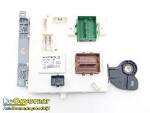 Gebruikte BCM Volvo V60 II (ZW) 2.0 B3 16V Mild Hybrid Prijs € 179,99 Margeregeling aangeboden door Autodemontagebedrijf De Ooyevaar