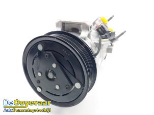 Gebruikte Pomp Airco Volvo V60 II (ZW) 2.0 B3 16V Mild Hybrid Prijs € 169,99 Margeregeling aangeboden door Autodemontagebedrijf De Ooyevaar