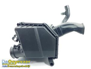 Gebruikte Luchtfilterhuis Volvo V60 II (ZW) 2.0 B3 16V Mild Hybrid Prijs € 89,99 Margeregeling aangeboden door Autodemontagebedrijf De Ooyevaar