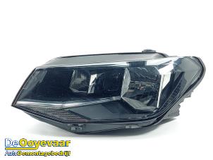 Gebruikte Koplamp links Volkswagen Caddy IV 1.6 TDI 16V Prijs € 115,00 Margeregeling aangeboden door Autodemontagebedrijf De Ooyevaar