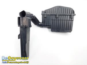 Gebruikte Luchtfilterhuis Peugeot 2008 (CU) 1.2 Vti 12V PureTech 82 Prijs € 49,99 Margeregeling aangeboden door Autodemontagebedrijf De Ooyevaar