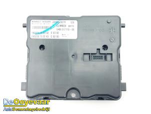 Gebruikte Computer Kachel Renault Captur II (RJB) 1.6 E-Tech 145 Prijs € 79,99 Margeregeling aangeboden door Autodemontagebedrijf De Ooyevaar