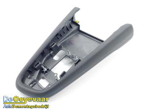 Gebruikte Middenconsoles Renault Captur II (RJB) 1.6 E-Tech 145 Prijs € 119,99 Margeregeling aangeboden door Autodemontagebedrijf De Ooyevaar