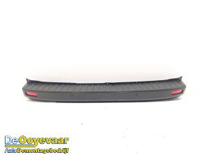 Gebruikte Bumper achter Ford Transit Custom 2.0 TDCi 16V Eco Blue 185 Prijs € 125,00 Margeregeling aangeboden door Autodemontagebedrijf De Ooyevaar