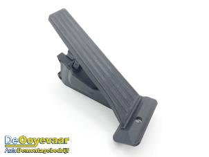 Gebruikte Gaspedaal BMW i3 (I01) i3 94Ah Prijs € 9,99 Margeregeling aangeboden door Autodemontagebedrijf De Ooyevaar