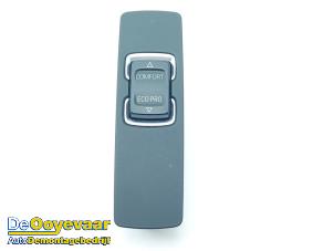 Gebruikte Schakelaar BMW i3 (I01) i3 94Ah Prijs € 39,99 Margeregeling aangeboden door Autodemontagebedrijf De Ooyevaar