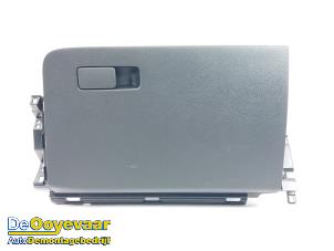 Gebruikte Dashboardkastje Kia Ceed Sportswagon (CDF) 1.5 T-GDI 16V Prijs € 49,99 Margeregeling aangeboden door Autodemontagebedrijf De Ooyevaar