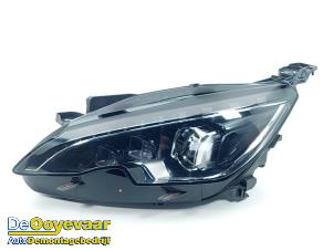 Gebruikte Koplamp links Peugeot 308 (L3/L8/LB/LH/LP) 1.2 12V e-THP PureTech 110 Prijs € 649,99 Margeregeling aangeboden door Autodemontagebedrijf De Ooyevaar