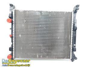 Gebruikte Radiateur Mercedes Citan (415.6) 1.5 109 CDI Prijs € 25,00 Margeregeling aangeboden door Autodemontagebedrijf De Ooyevaar