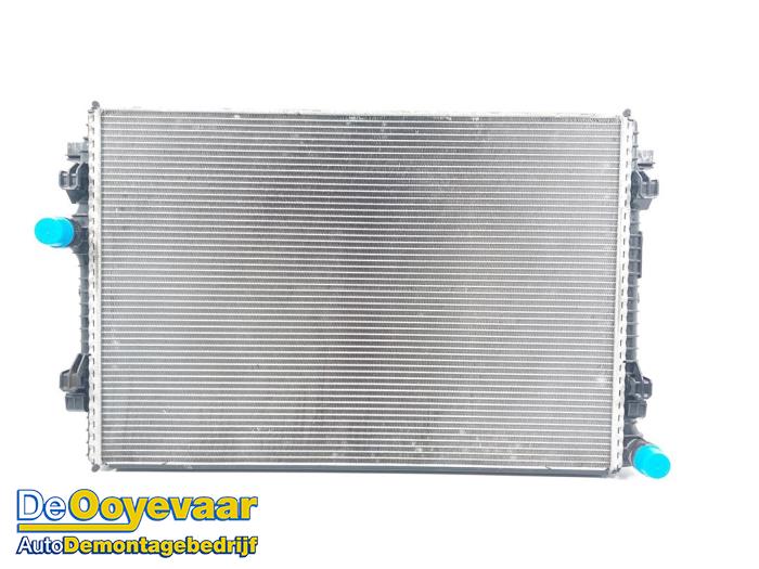 Gebruikte Radiateur Volkswagen Golf VII (AUA) 2.0 GTD 16V Prijs € 125,00 Margeregeling aangeboden door Autodemontagebedrijf De Ooyevaar