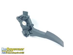 Gebruikte Gaspedaal Mercedes CLA Shooting Brake (118.6) 1.3 CLA-180 Turbo 16V Prijs € 25,00 Margeregeling aangeboden door Autodemontagebedrijf De Ooyevaar