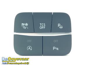 Gebruikte PDC Schakelaar Ford Puma 1.0 Ti-VCT EcoBoost mHEV 12V Prijs € 19,99 Margeregeling aangeboden door Autodemontagebedrijf De Ooyevaar