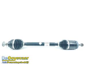 Gebruikte Steekas links-achter BMW i3 (I01) i3 94Ah Prijs € 129,99 Margeregeling aangeboden door Autodemontagebedrijf De Ooyevaar