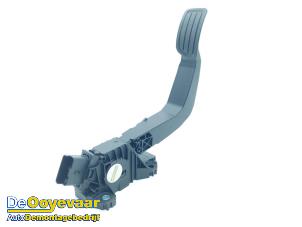 Gebruikte Gaspedaal Opel Corsa F (UB/UH/UP) 1.2 Turbo 12V 100 Prijs € 19,99 Margeregeling aangeboden door Autodemontagebedrijf De Ooyevaar