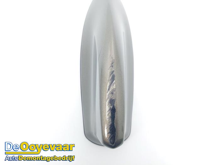 Antenne van een Toyota Yaris IV (P21/PA1/PH1) 1.5 12V Hybrid 115 2021