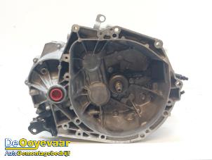 Gebruikte Versnellingsbak Peugeot 2008 (CU) 1.2 12V e-THP PureTech 130 Prijs € 349,99 Margeregeling aangeboden door Autodemontagebedrijf De Ooyevaar
