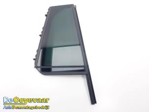 Gebruikte Ruit Extra 4Deurs rechts-achter BMW X7 M50d xDrive 3.0 24V Prijs € 179,99 Margeregeling aangeboden door Autodemontagebedrijf De Ooyevaar