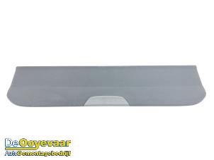 Gebruikte Hoedenplank BMW X7 M50d xDrive 3.0 24V Prijs € 299,99 Margeregeling aangeboden door Autodemontagebedrijf De Ooyevaar