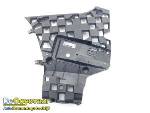 Gebruikte Bumpersteun links-achter BMW X7 M50d xDrive 3.0 24V Prijs € 69,99 Margeregeling aangeboden door Autodemontagebedrijf De Ooyevaar