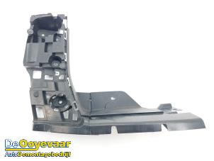 Gebruikte Bumpersteun links-achter BMW X7 M50d xDrive 3.0 24V Prijs € 39,99 Margeregeling aangeboden door Autodemontagebedrijf De Ooyevaar