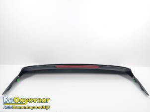 Gebruikte Achterspoiler Renault Captur II (RJB) 1.6 E-Tech 145 Prijs € 229,99 Margeregeling aangeboden door Autodemontagebedrijf De Ooyevaar