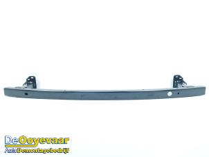 Gebruikte Bumperbalk voor Renault Captur II (RJB) 1.6 E-Tech 145 Prijs € 149,99 Margeregeling aangeboden door Autodemontagebedrijf De Ooyevaar