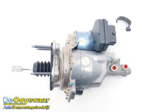 Gebruikte Rembol Renault Captur II (RJB) 1.6 E-Tech 145 Prijs € 449,99 Margeregeling aangeboden door Autodemontagebedrijf De Ooyevaar