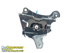 Gebruikte Motorsteun Lexus UX 250h 2.0 16V Prijs € 59,99 Margeregeling aangeboden door Autodemontagebedrijf De Ooyevaar