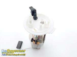 Gebruikte Tank element Pomp Volkswagen Tiguan (AD1) 1.4 TSI eHybrid 16V Prijs € 129,99 Margeregeling aangeboden door Autodemontagebedrijf De Ooyevaar