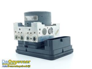 Gebruikte ABS Pomp BMW 2 serie Active Tourer (F45) 218d 2.0 TwinPower Turbo 16V Prijs € 149,99 Margeregeling aangeboden door Autodemontagebedrijf De Ooyevaar