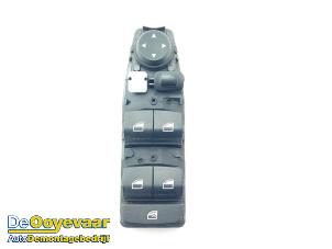Gebruikte Ruit schakelaar elektrisch BMW 2 serie Active Tourer (F45) 218d 2.0 TwinPower Turbo 16V Prijs € 9,99 Margeregeling aangeboden door Autodemontagebedrijf De Ooyevaar