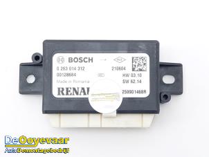 Gebruikte PDC Module Renault Master III (MA/MB/MC/MD/MH/MF/MG/MH) 2.3 dCi 16V RWD Prijs € 79,99 Margeregeling aangeboden door Autodemontagebedrijf De Ooyevaar