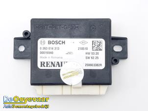 Gebruikte PDC Module Renault Master III (MA/MB/MC/MD/MH/MF/MG/MH) 2.3 dCi 16V RWD Prijs € 79,99 Margeregeling aangeboden door Autodemontagebedrijf De Ooyevaar