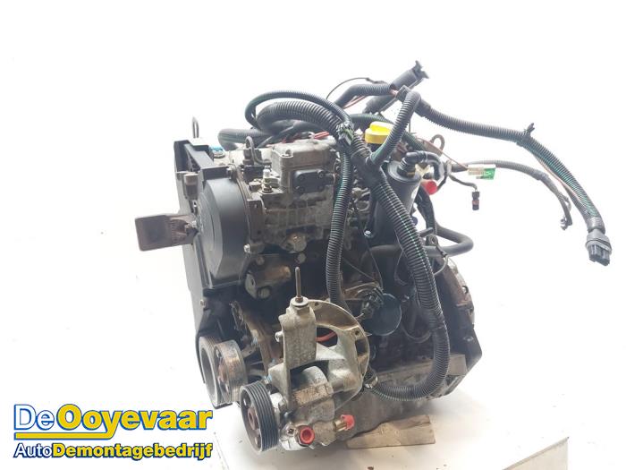 Gebruikte Motor Opel Movano (4A1; 4A2; 4B2; 4B3; 4C2; 4C3) 1.9 DTI Prijs € 1.999,99 Margeregeling aangeboden door Autodemontagebedrijf De Ooyevaar