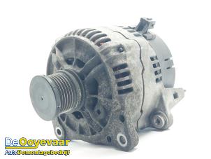 Gebruikte Alternator Volkswagen Golf III Cabrio Restyling (1E7) 1.9 TDI Prijs € 69,99 Margeregeling aangeboden door Autodemontagebedrijf De Ooyevaar