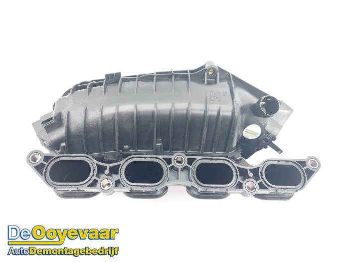 Inlaatspruitstuk van een Peugeot 208 I (CA/CC/CK/CL) 1.6 Vti 16V 2014