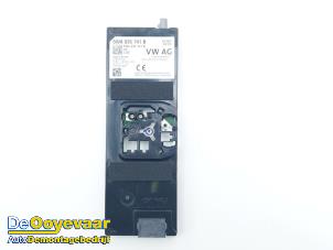 Gebruikte Antenne Versterker Volkswagen Golf VIII (CD1) 1.0 TSI 12V Prijs € 99,99 Margeregeling aangeboden door Autodemontagebedrijf De Ooyevaar