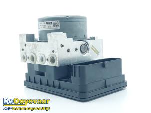 Gebruikte ABS Pomp Volkswagen Golf VIII (CD1) 1.0 TSI 12V Prijs € 229,99 Margeregeling aangeboden door Autodemontagebedrijf De Ooyevaar