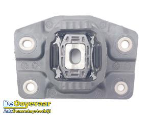 Gebruikte Versnellingsbak Steun Volkswagen Up! (121) 1.0 12V EcoFuel Prijs € 9,99 Margeregeling aangeboden door Autodemontagebedrijf De Ooyevaar