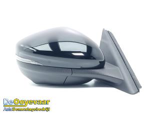 Gebruikte Buitenspiegel rechts Ford Mustang Mach-E Prijs € 499,99 Margeregeling aangeboden door Autodemontagebedrijf De Ooyevaar