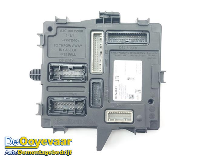 Gebruikte Module Bodycontrol Renault Zoé (AG) R135 Prijs € 79,99 Margeregeling aangeboden door Autodemontagebedrijf De Ooyevaar