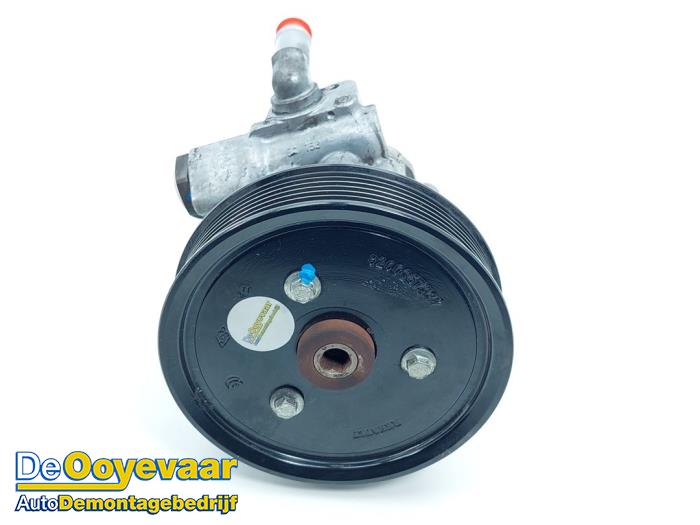 Gebruikte Servopomp Renault Master III (MA/MB/MC/MD/MH/MF/MG/MH) 2.3 dCi 16V Prijs € 39,99 Margeregeling aangeboden door Autodemontagebedrijf De Ooyevaar