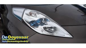 Gebruikte Koplamp rechts Nissan Leaf (ZE0) Leaf Prijs € 399,99 Margeregeling aangeboden door Autodemontagebedrijf De Ooyevaar