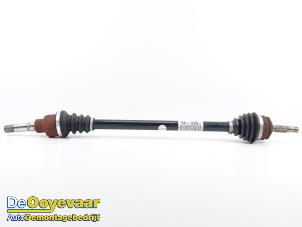 Gebruikte Homokineetas rechts-voor Peugeot 208 I (CA/CC/CK/CL) 1.2 Vti 12V PureTech 82 Prijs € 29,99 Margeregeling aangeboden door Autodemontagebedrijf De Ooyevaar