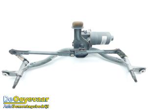 Gebruikte Ruitenwismotor + Mechaniek Opel Vivaro 1.6 CDTI 95 Euro 6 Prijs € 29,99 Margeregeling aangeboden door Autodemontagebedrijf De Ooyevaar