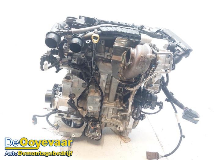 Motor van een Peugeot 3008 III 1.2 12V Hybrid 136 2024