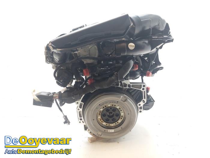 Motor van een Peugeot 3008 III 1.2 12V Hybrid 136 2024