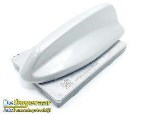 Gebruikte Antenne Volvo XC40 (XZ) Single Motor Extended Range 82 kWh Prijs € 79,99 Margeregeling aangeboden door Autodemontagebedrijf De Ooyevaar